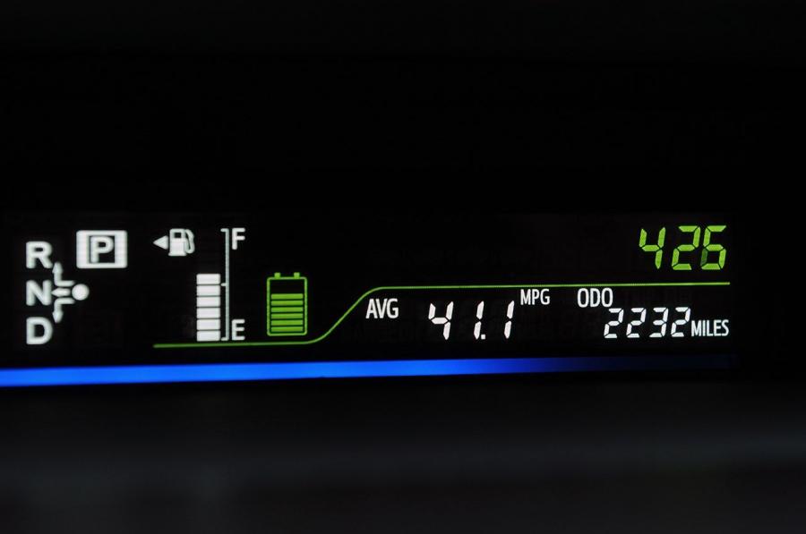  Toyota Prius V 2011 года  (фото 126 из 208)